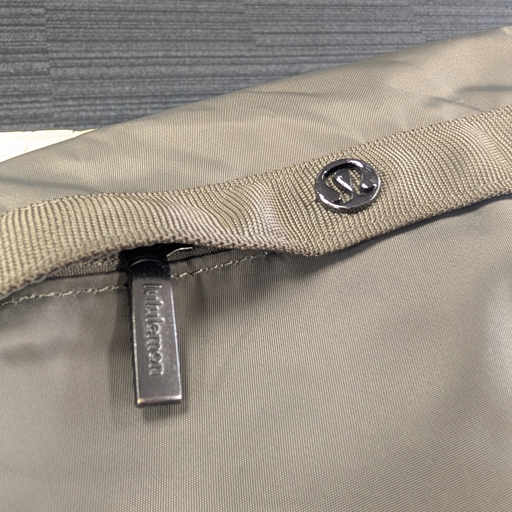 Lululemon Wunderlust Backpack in Olive Green - Picture 8 of 8